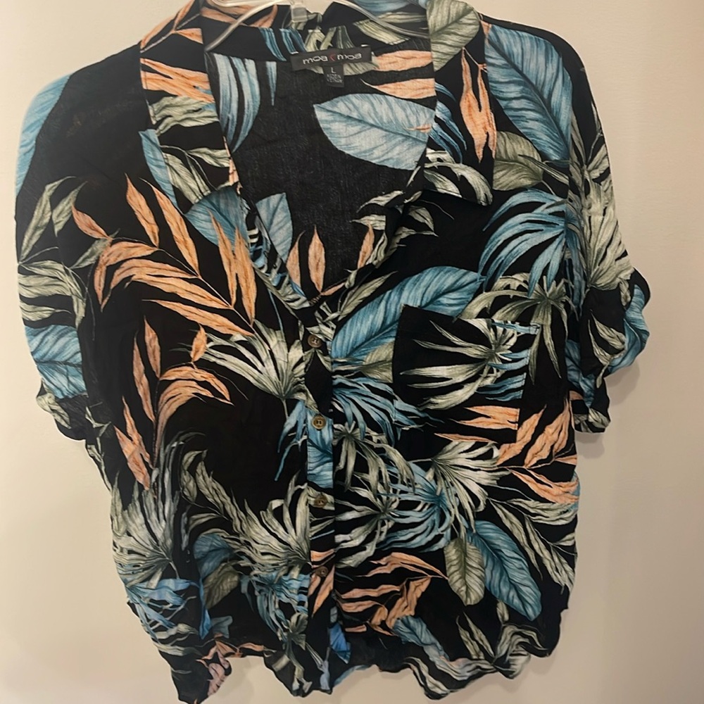 Plant/Leaves Covered Shirt